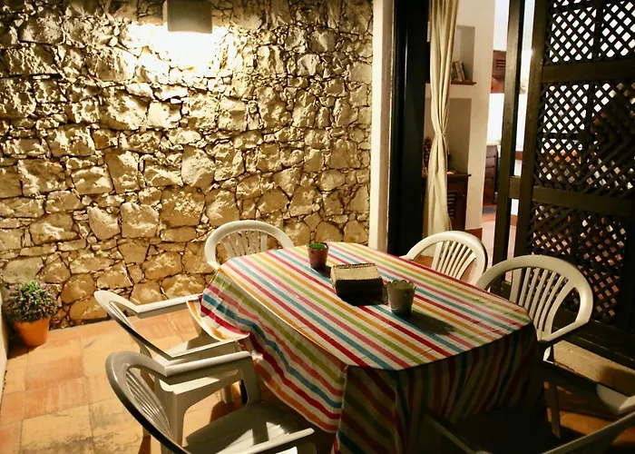 Villa Jacaranda - 550M From The Beach - Free Wifi - By Bedzy