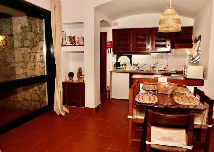 Villa Jacaranda - 550M From The Beach - Free Wifi - By Bedzy